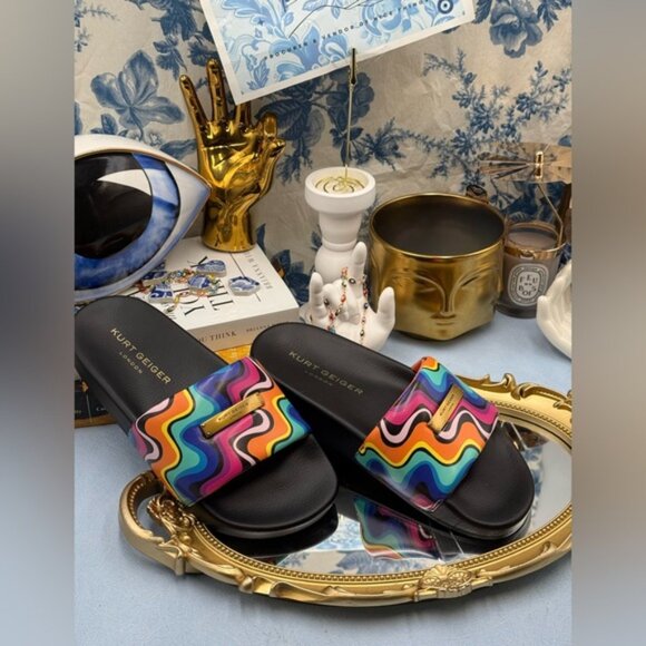 🆕 KURT GEIGER LONDON 🧿 NWOB Brixton Plate Pool Slide, Groovy Rainbow - Sz 6 - Picture 4 of 13
